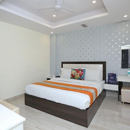 Oyo 8132 Hotel Kukreja Dehradun Dış mekan fotoğraf