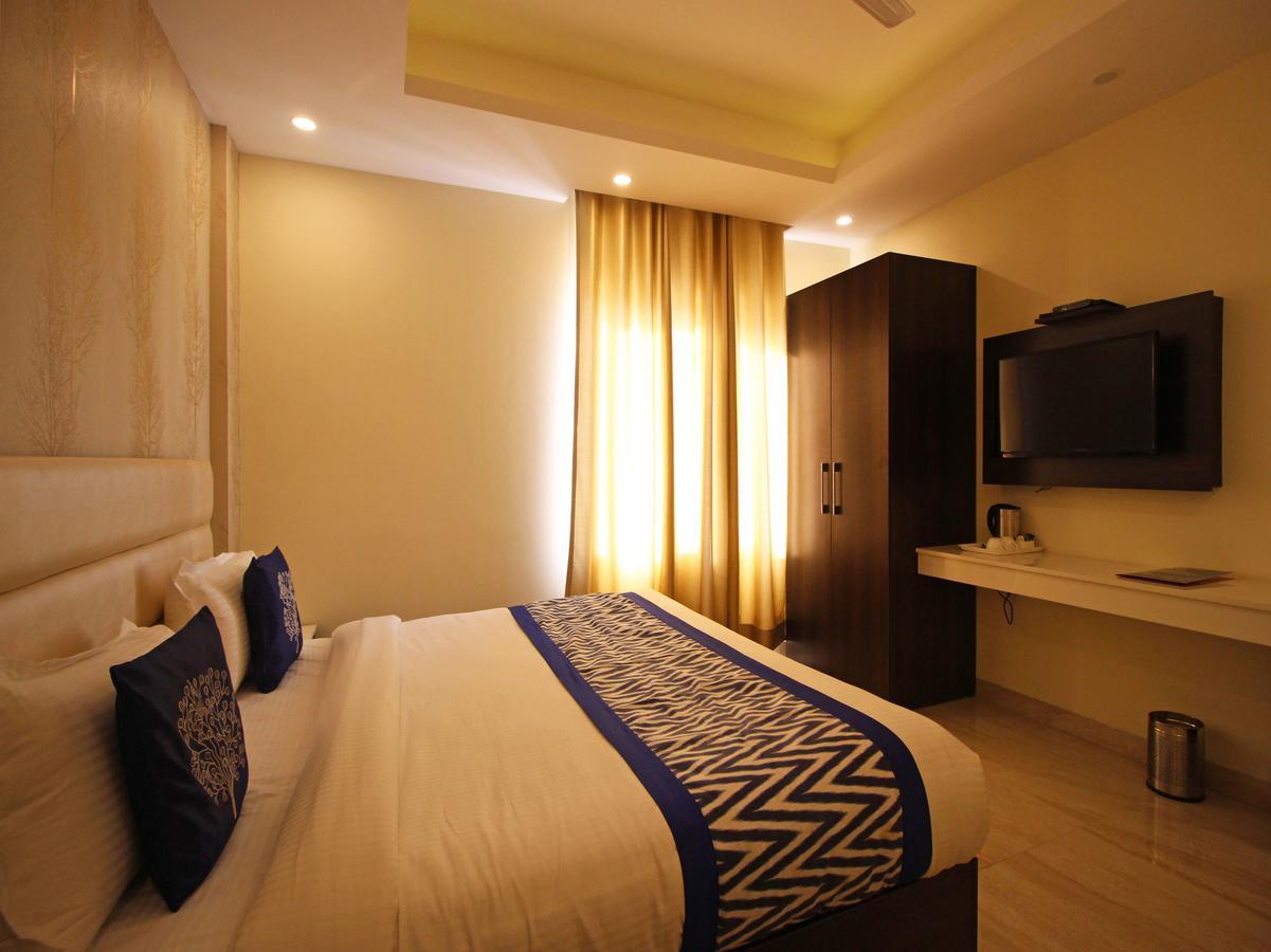 Oyo 8132 Hotel Kukreja Dehradun Dış mekan fotoğraf