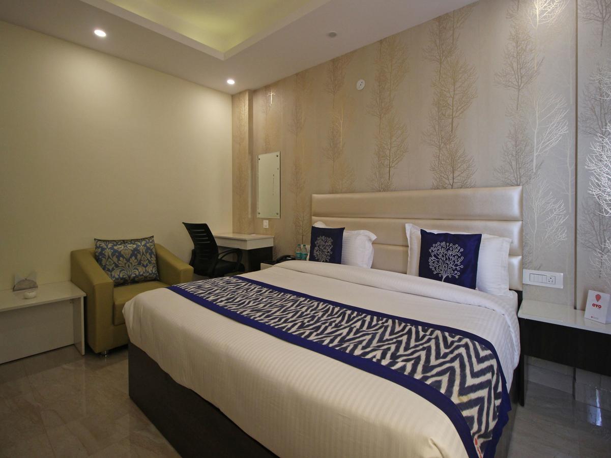 Oyo 8132 Hotel Kukreja Dehradun Dış mekan fotoğraf