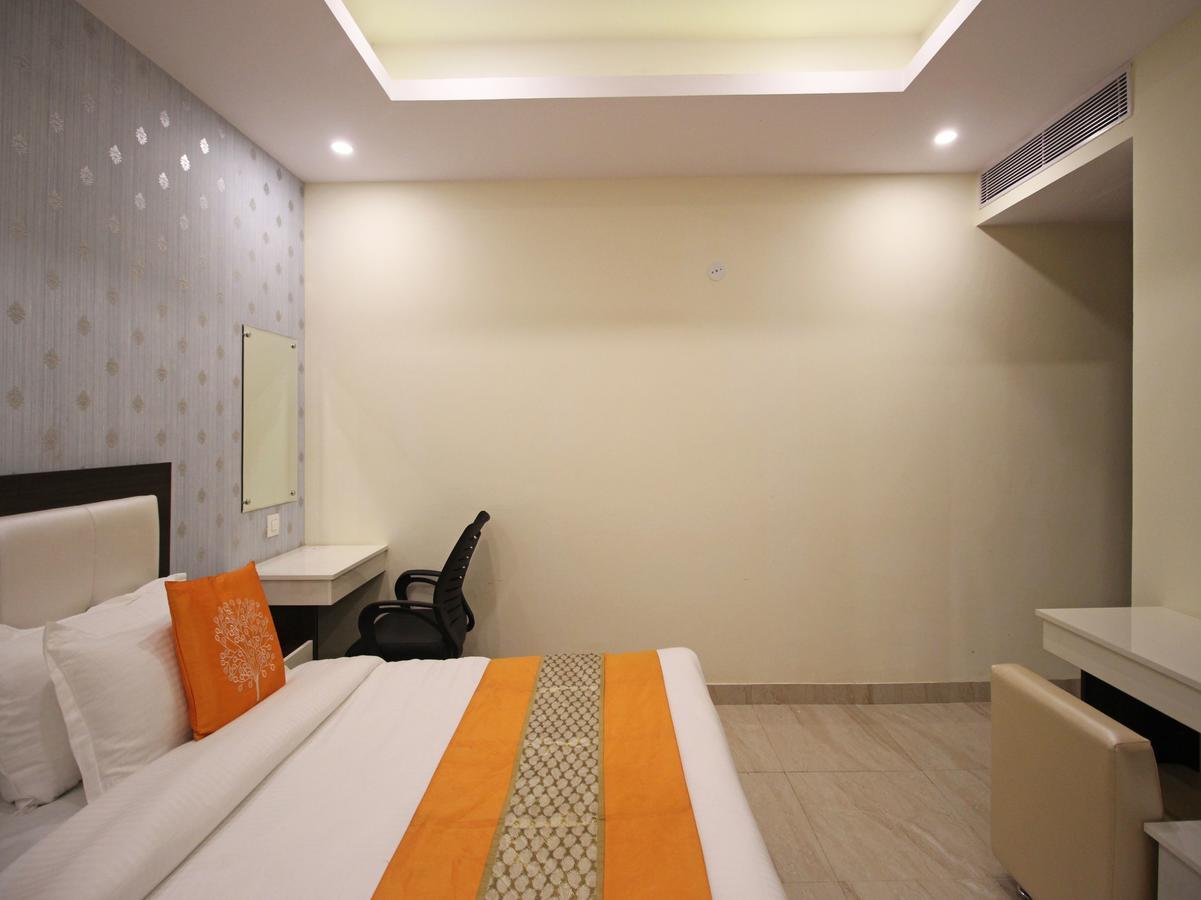 Oyo 8132 Hotel Kukreja Dehradun Dış mekan fotoğraf