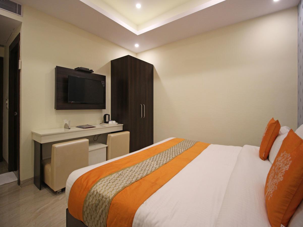 Oyo 8132 Hotel Kukreja Dehradun Dış mekan fotoğraf