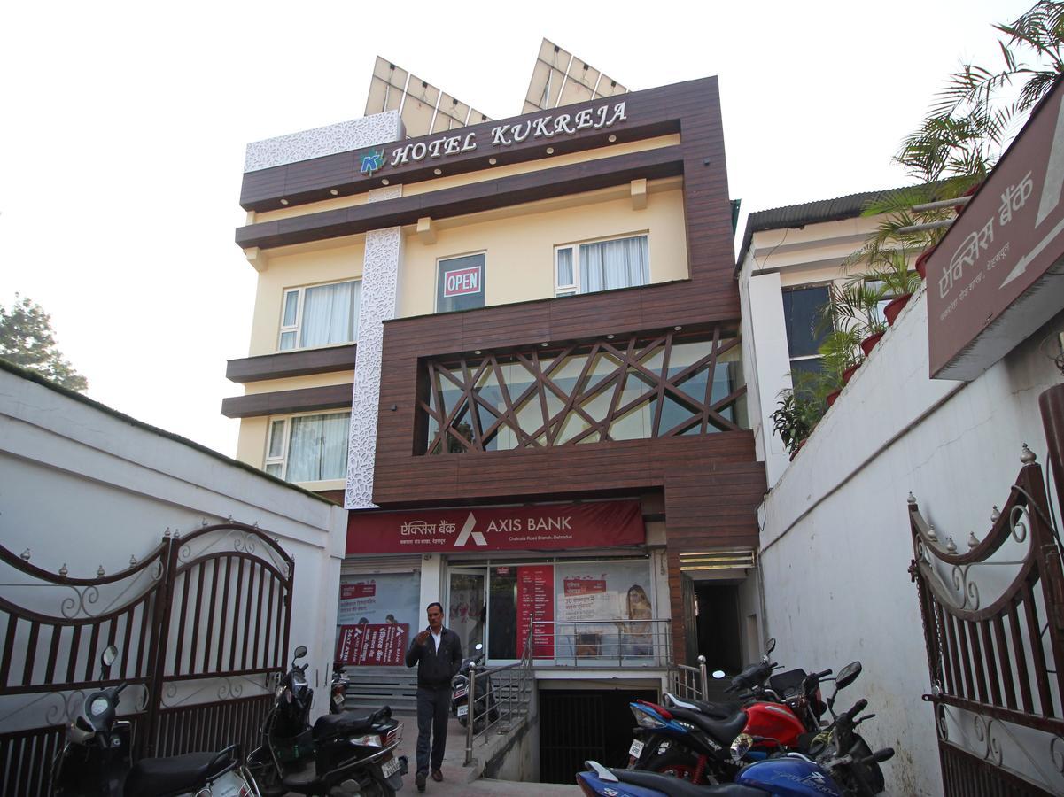 Oyo 8132 Hotel Kukreja Dehradun Dış mekan fotoğraf