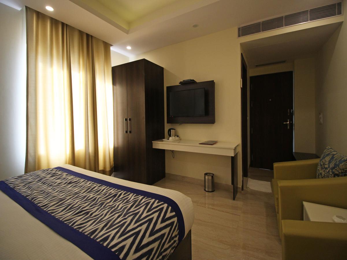 Oyo 8132 Hotel Kukreja Dehradun Dış mekan fotoğraf