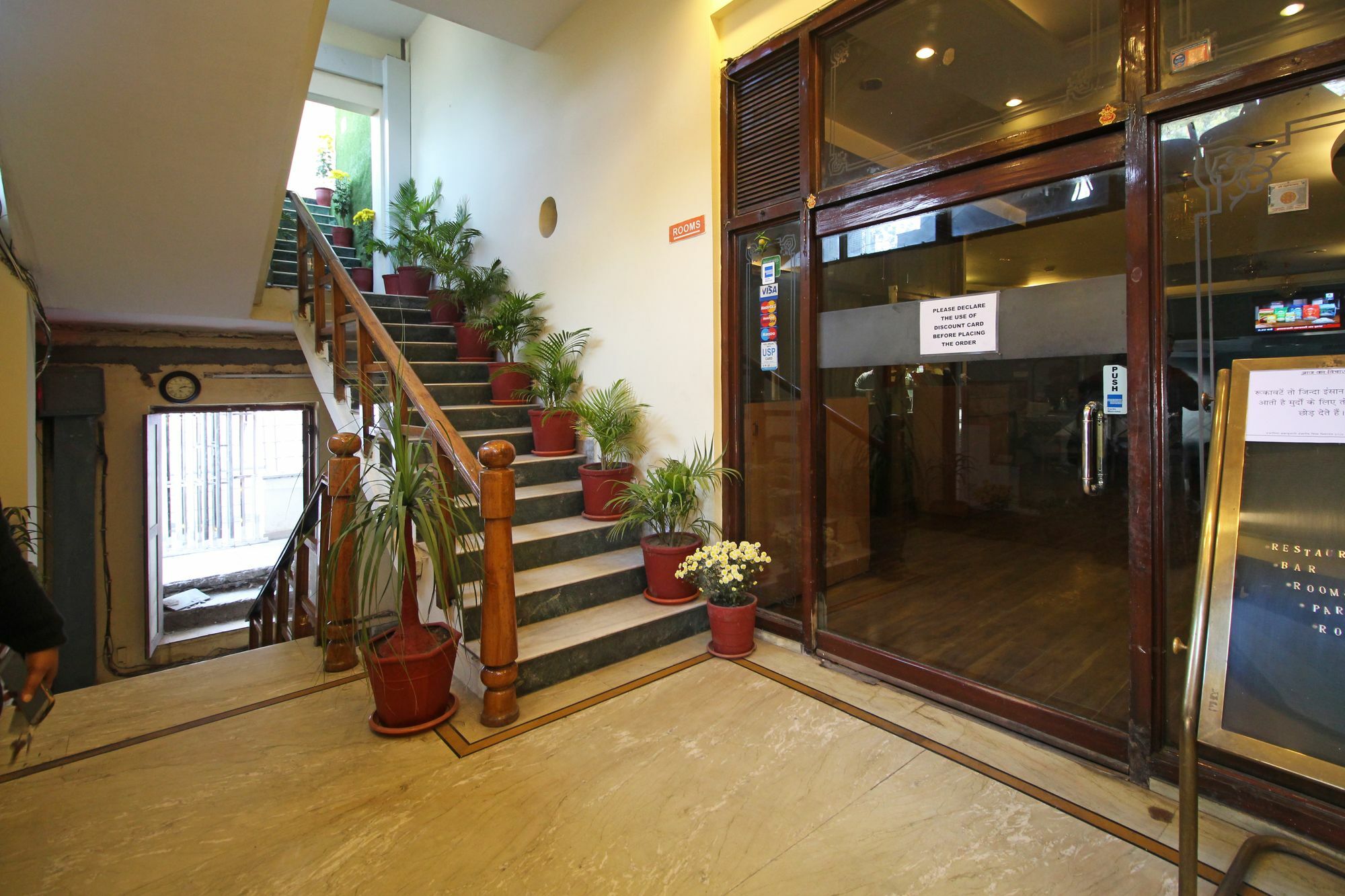 Oyo 8132 Hotel Kukreja Dehradun Dış mekan fotoğraf